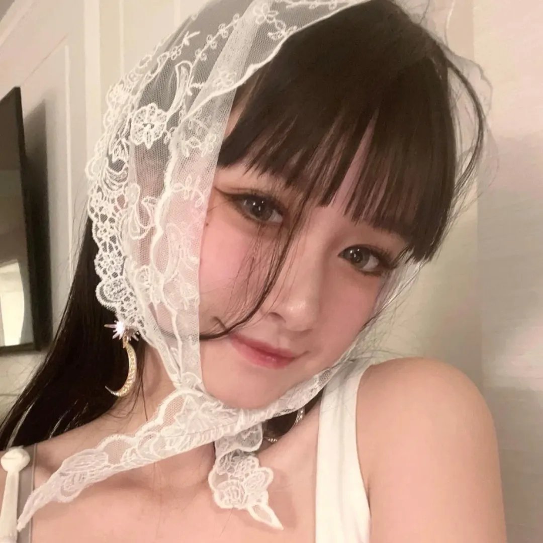 镜中的女孩